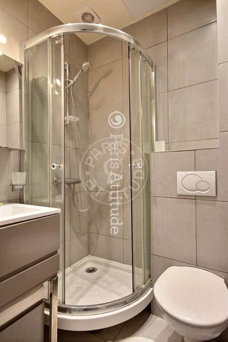Bathroom Furnished studio - 17m²  - Porte de Vincennes - Paris