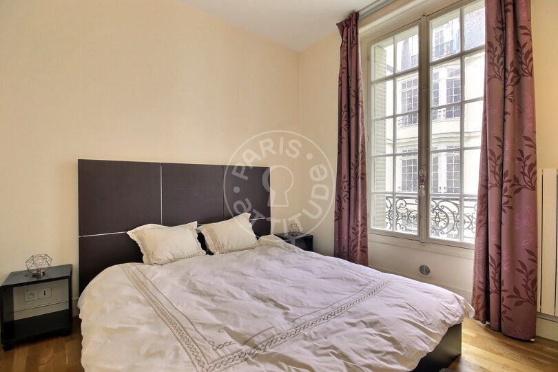 1 dormitorio amueblado - París 75008 - 8207