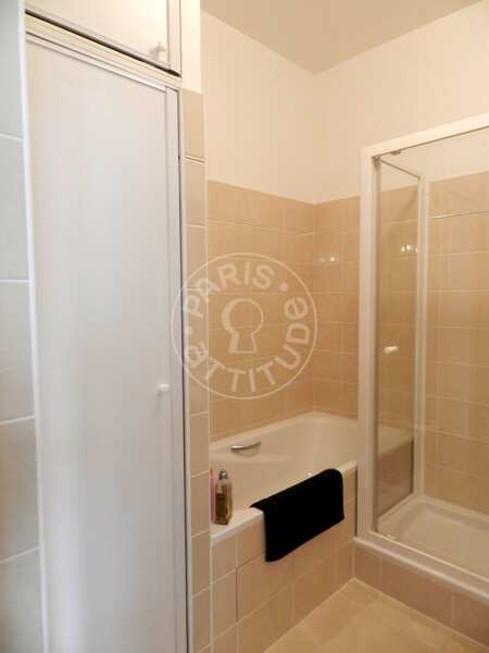 Salle de bain Appartement meublé - 43m²  - 1 chambre - Commerce - Paris