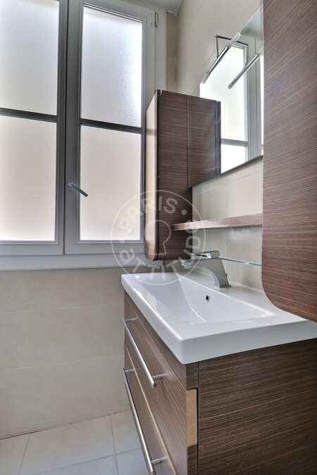 Bathroom Furnished apartment - 61m²  - 2 bedrooms - La Muette / Bois de Boulogne - Paris