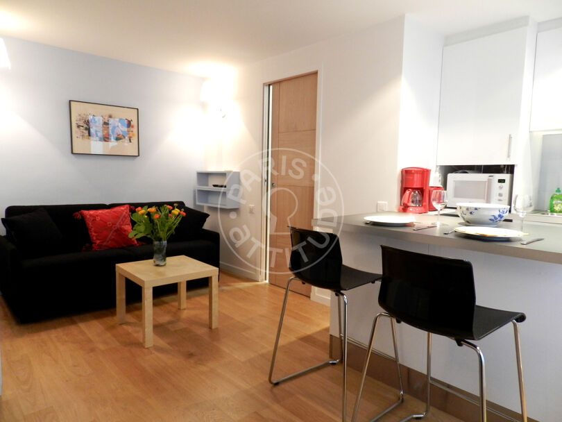 Quitinete mobiliado - Paris 75008 - 8240