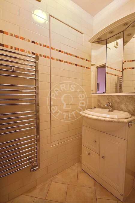 Badezimmer Möblierte wohnung - 56m²  - 1 Zimmer - Jules Joffrin - Mairie du 18ème - Paris