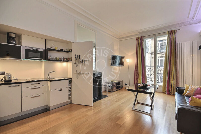 1 dormitorio amueblado - París 75008 - 8306