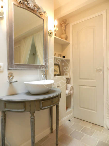 Salle de bain Maison meublée - 40m²  - 2 chambres - Centre George Pompidou - Paris