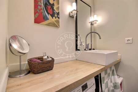 Bathroom Furnished apartment - 45m²  - 1 bedroom - République - Paris