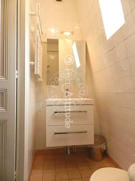Bathroom Furnished apartment - 34m²  - 1 bedroom - Guy Môquet - Paris