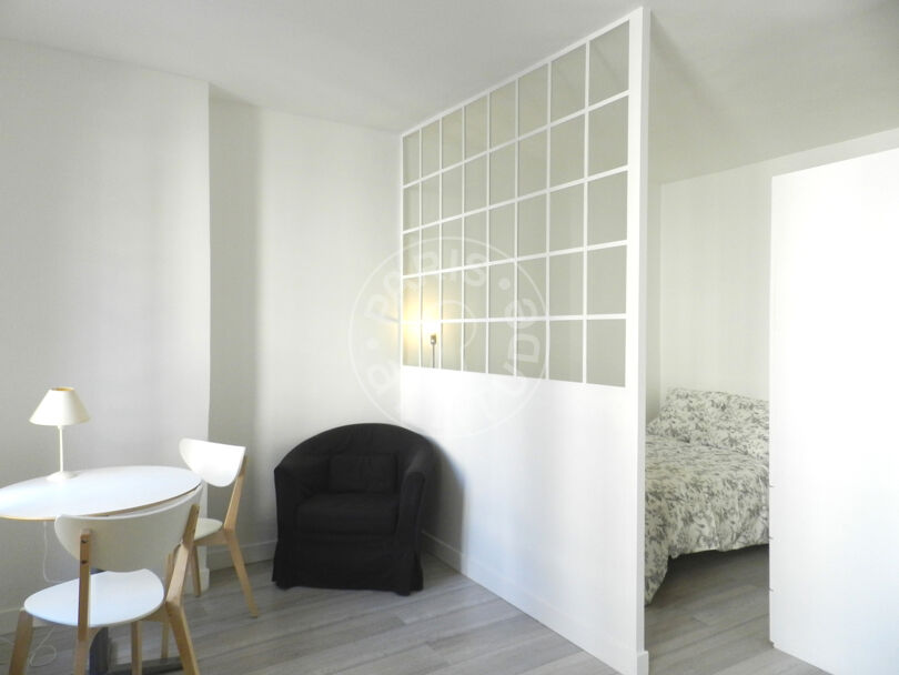 Monolocale arredato - Parigi 75018 - 8360