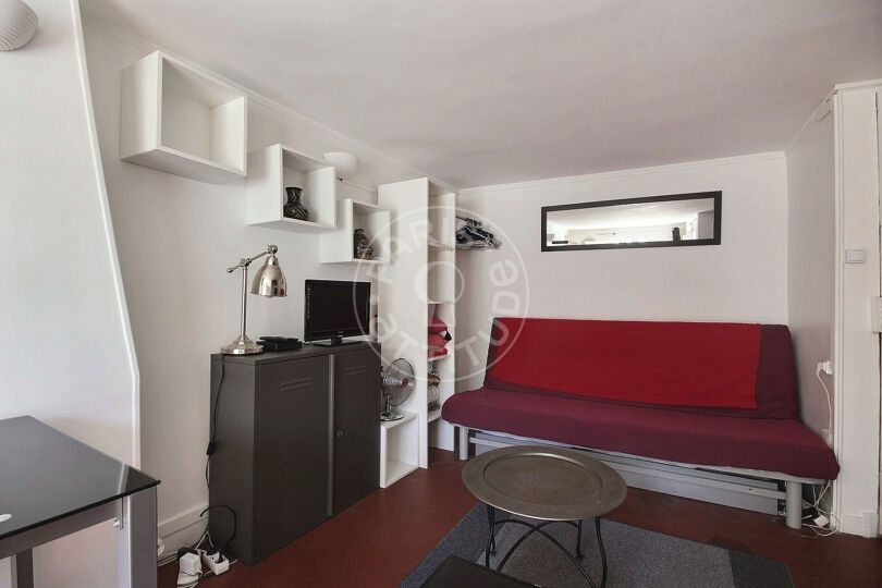 Quitinete mobiliado - Paris 75009 - 8398