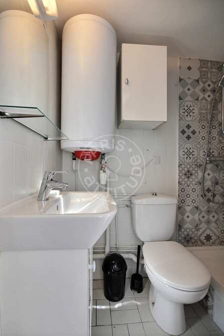 Casa de banho Quitinete mobilado - 17m²  - Poissonnière - Paris