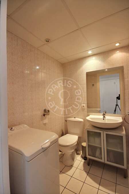 Casa de banho Quitinete mobilado - 30m²  - Trocadéro - Paris