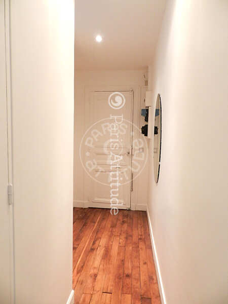 Entrance Furnished studio - 23m² - Jules Joffrin - Mairie du 18ème - Paris