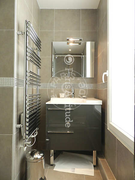 Bathroom Furnished studio alcove - 29m²  - Tour Eiffel - Paris