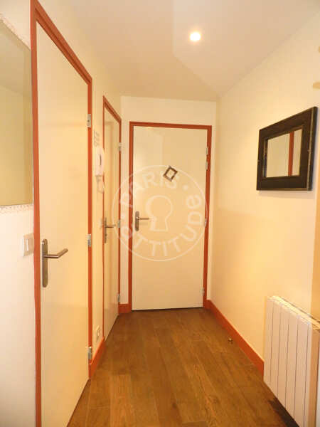 Entrance Furnished apartment - 32m²  - 1 bedroom - Latin / Saint-Michel - Paris