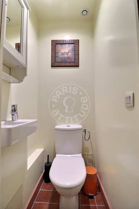 Toilet Furnished apartment - 45m²  - 1 bedroom - Latin / Saint-Michel - Paris
