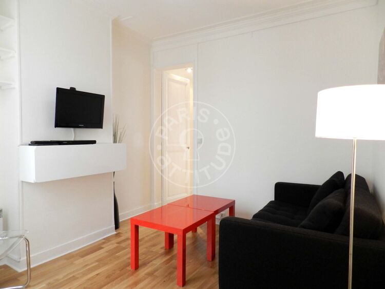 Salotto - 1 locale arredato - Parigi 75010 - 8539