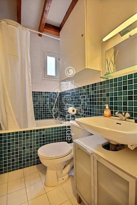 Salle de bain Studio alcove meublé - 22m²  - Place Monge - Paris