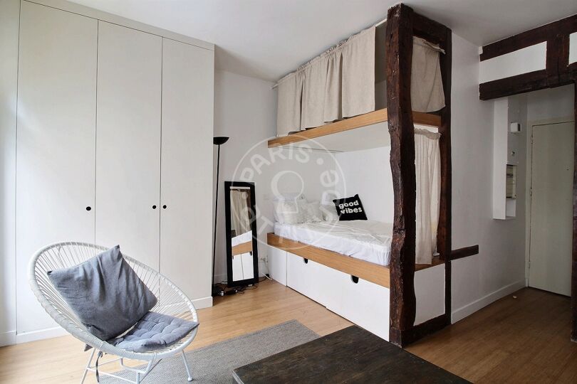 Estudio amueblado - París 75007 - 8584