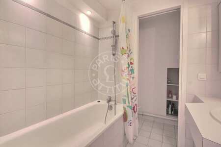 Bathroom Furnished studio - 32m²  - Saint-Germain - Paris