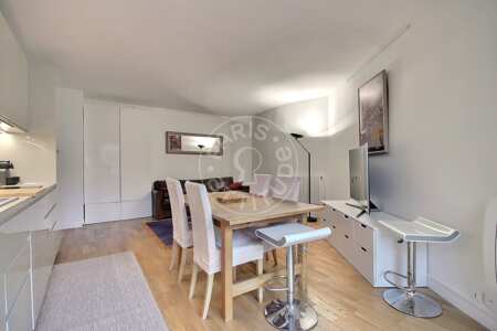 Living room Furnished apartment - 54m²  - 2 bedrooms - Montmartre / Place des Abbesses - Paris