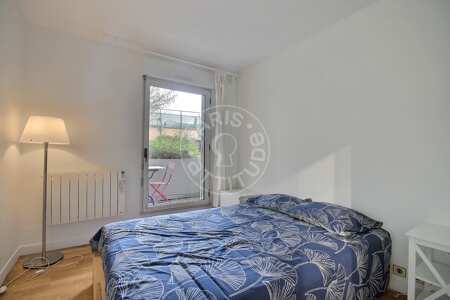Bedroom Furnished apartment - 54m²  - 2 bedrooms - Montmartre / Place des Abbesses - Paris