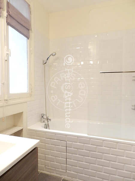 Bathroom Furnished apartment - 40m²  - 1 bedroom - Auteuil - Paris
