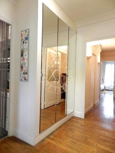 Entrada Piso amueblado - 79m²  - 2 dormitorios - Nation - París