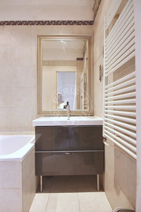 Bathroom Furnished apartment - 50m²  - 1 bedroom - Victor Hugo - Paris