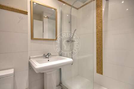 Bathroom Furnished apartment - 45m²  - 1 bedroom - Trocadéro - Paris