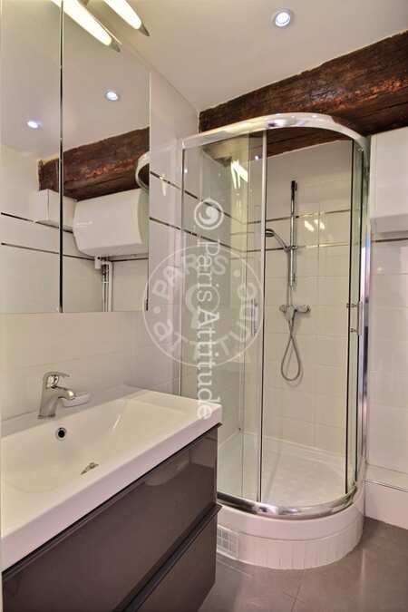 Bathroom Furnished apartment - 39m² - 1 bedroom - Montorgueil - Paris