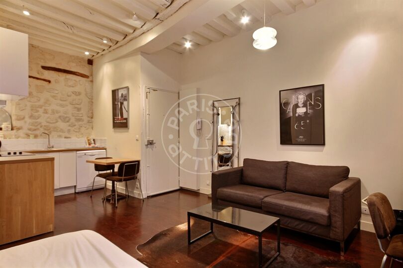 Estudio amueblado - París 75004 - 8800