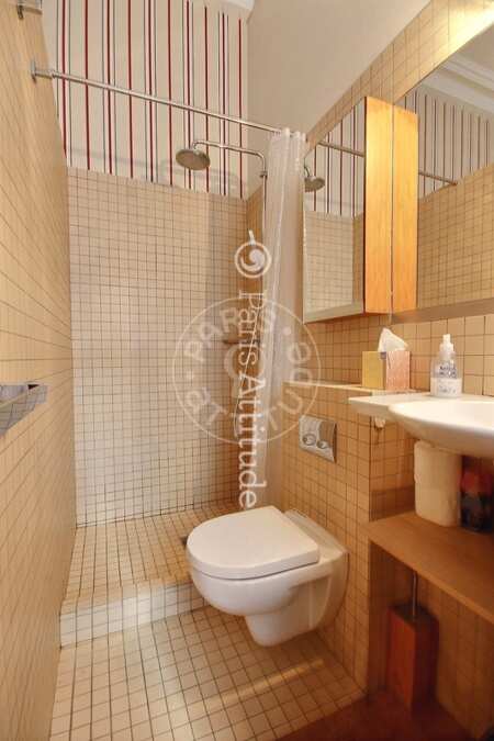 Salle de bain Studio meublé - 23m²  - Miromesnil - Paris