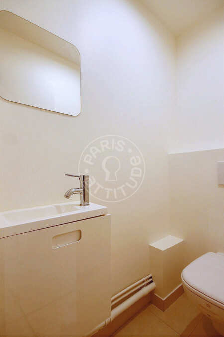 Toilettes Appartement meublé - 36m²  - 1 chambre - Porte de Saint-Cloud - Paris