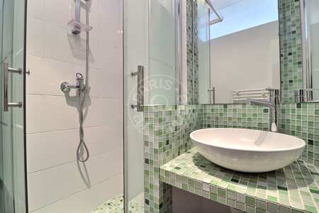 Bathroom Furnished apartment - 27m²  - 1 bedroom - Belleville - Paris