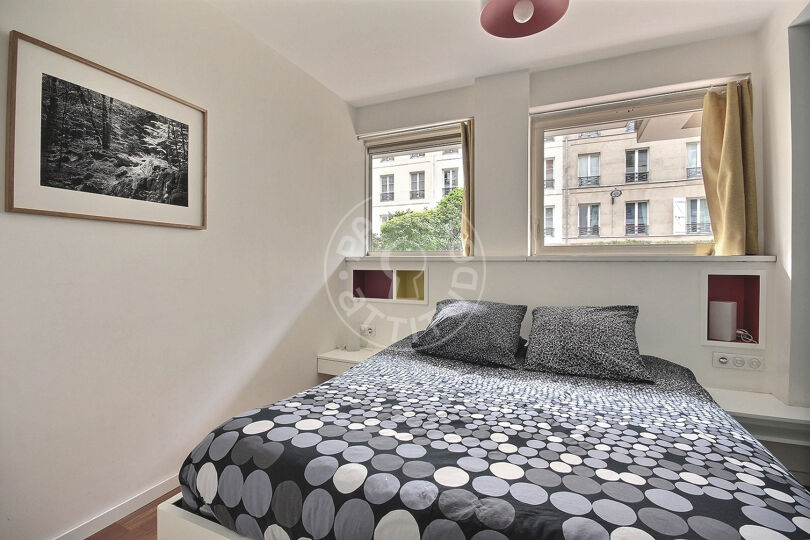 1 locale arredato - Parigi 75011 - 8997