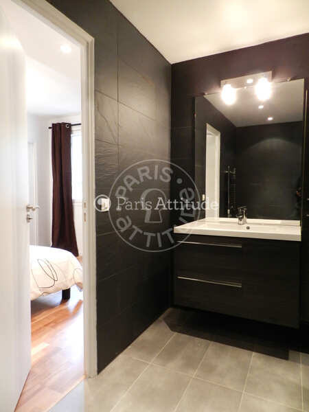 Bathroom Furnished apartment - 43m²  - 1 bedroom - Saint Placide - Paris