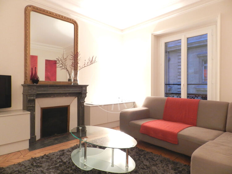 Living room - Furnished 2 bedrooms - Paris 75010 - 9092