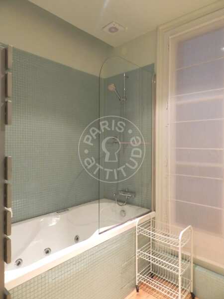 Casa de banho Apartamento mobilado - 62m²  - 2 quartos - République - Paris