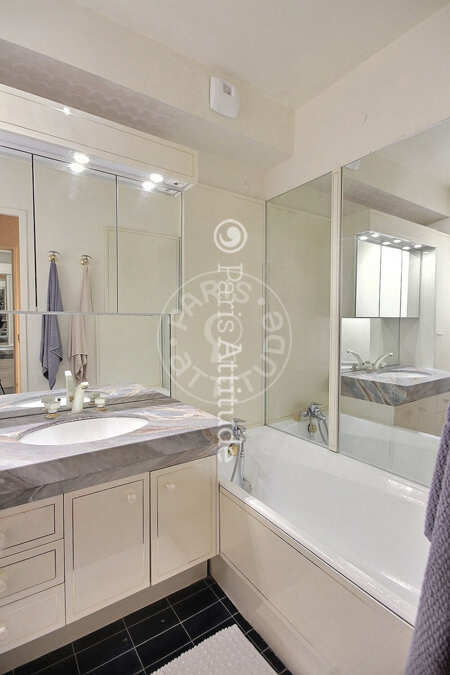 Salle de bain Appartement meublé - 70m²  - 1 chambre - Bercy - Paris