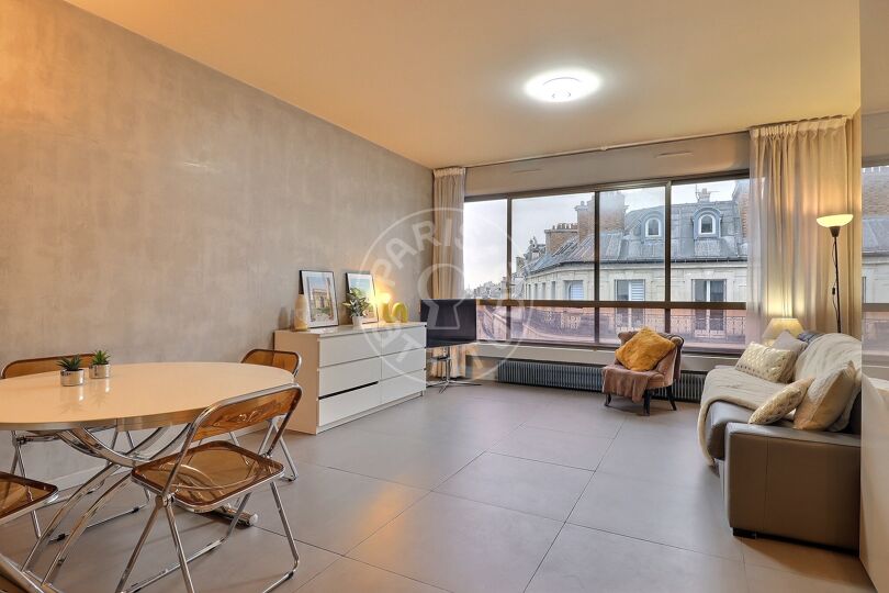 Monolocale arredato - Parigi 75008 - 9139