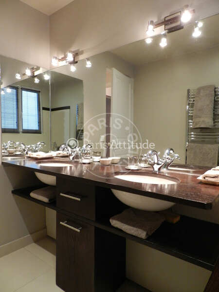 Casa de banho Apartamento mobilado - 73m²  - 2 quartos - Trocadéro - Paris