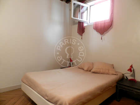 Bedroom Furnished apartment - 71m²  - 2 bedrooms - Ile Saint-Louis - Paris