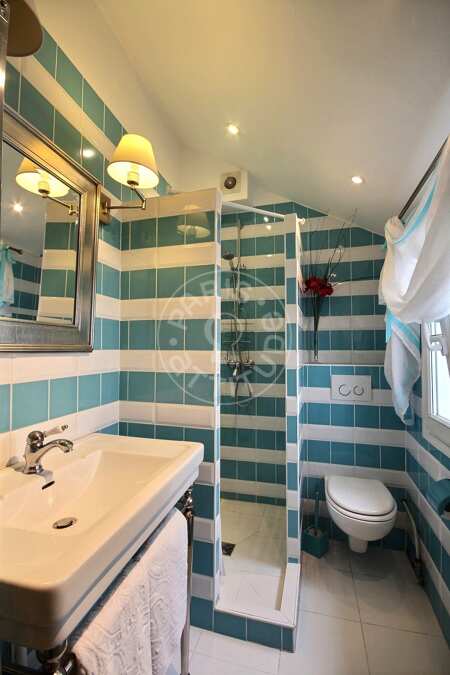 Salle de bain Appartement meublé - 30m²  - 1 chambre - Saint-Germain - Paris