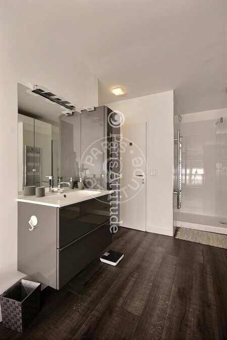 Bathroom Furnished apartment - 50m²  - 1 bedroom - Auteuil - Paris