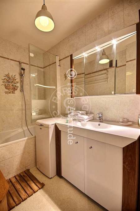 Salle de bain Appartement meublé - 51m²  - 1 chambre - Porte de Vanves - Paris