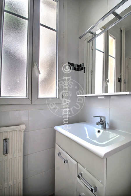Bathroom Furnished apartment - 47m² - 1 bedroom - Convention - Paris