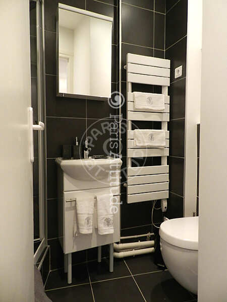 Bathroom Furnished apartment - 35m²  - 1 bedroom - Saint-Lazare - Paris
