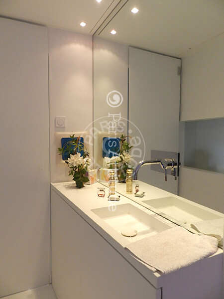 Salle de bain Appartement meublé - 50m²  - 1 chambre - Jardin du Luxembourg - Paris