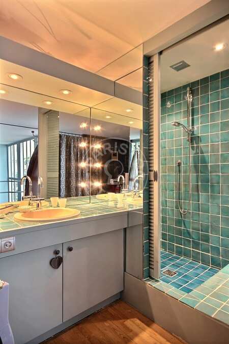 Bathroom Furnished duplex - 75m²  - 2 bedrooms - Saint Placide - Paris
