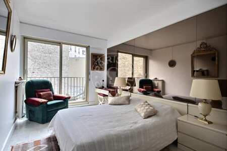 Bedroom Furnished apartment - 48m²  - 1 bedroom - Moulin Rouge / Pigalle - Paris