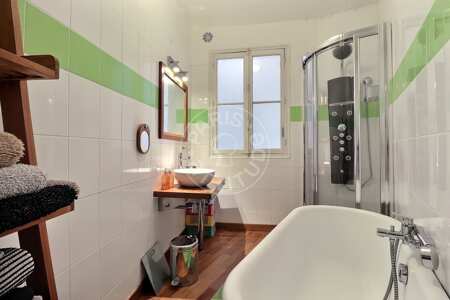 Casa de banho Apartamento mobilado - 82m²  - 2 quartos - Gare de l'Est / Gare du Nord - Paris
